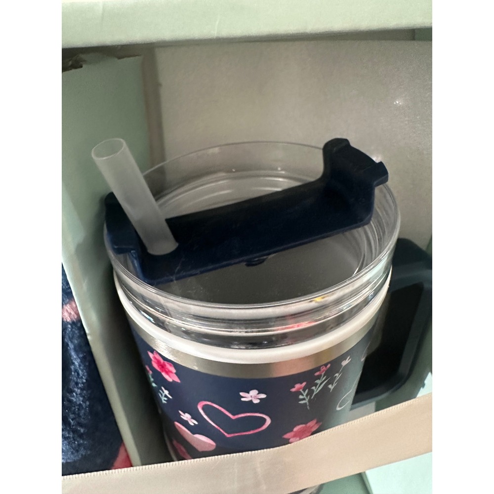 Lumiere Lane 2PK Gift Set 40oz Tumbler & 50x60 Throw Navy Pink Hearts Floral NEW - Picture 2 of 4